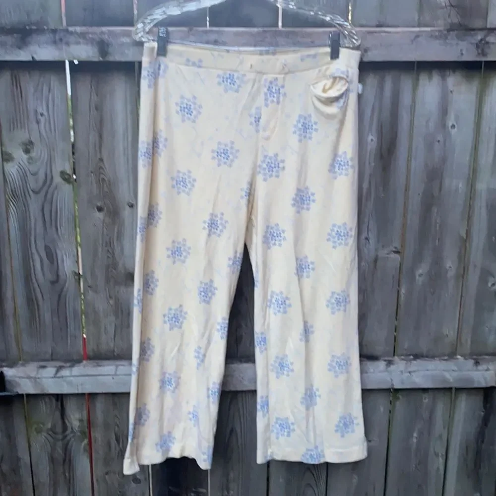 Nine & company yellow pj bottoms sz. M